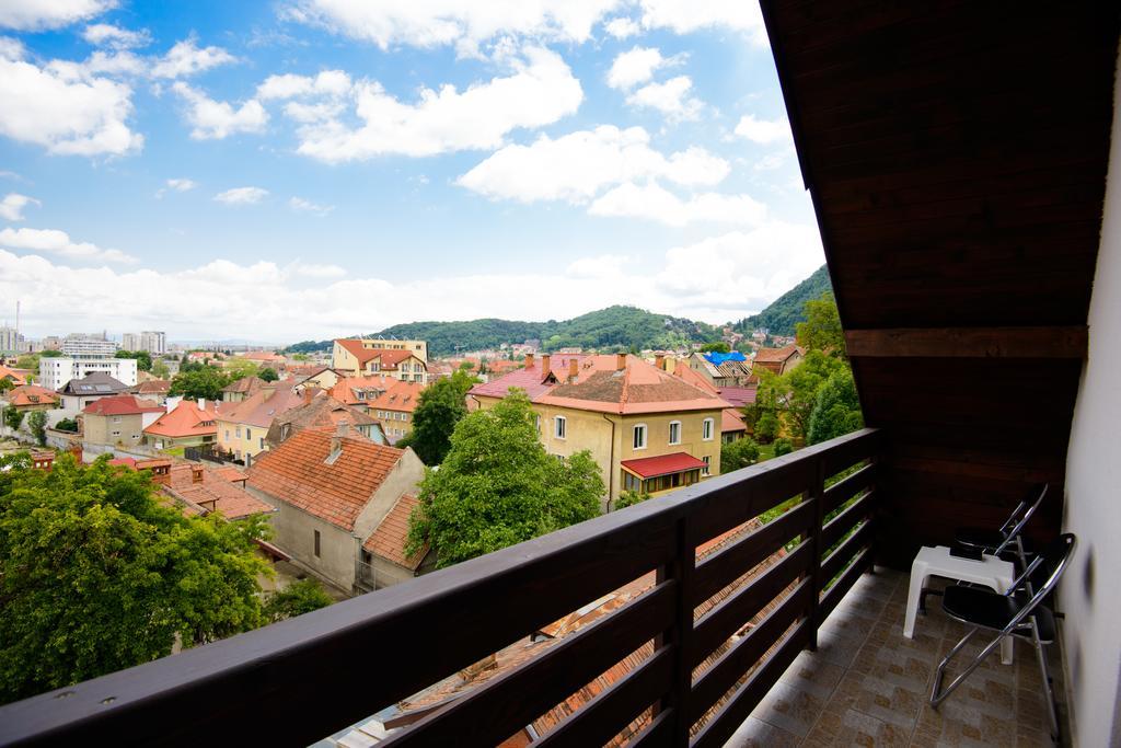 Cetate Residence Брашов Стая снимка